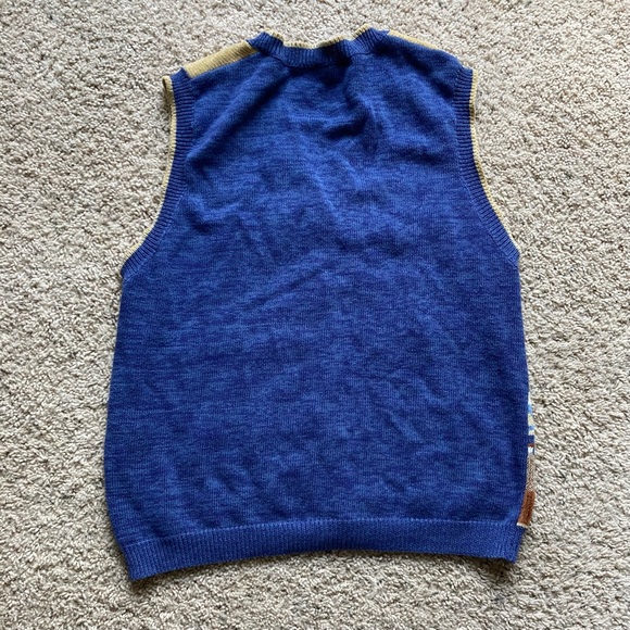 Blast Leaf Patterned Knit Sweater Vest - Picture 2 of 3